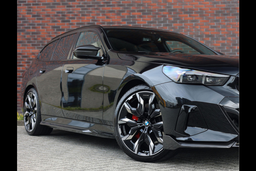 BMW 5 Serie Touring 550e xDrive | M Performance - Pano - Trekhaak