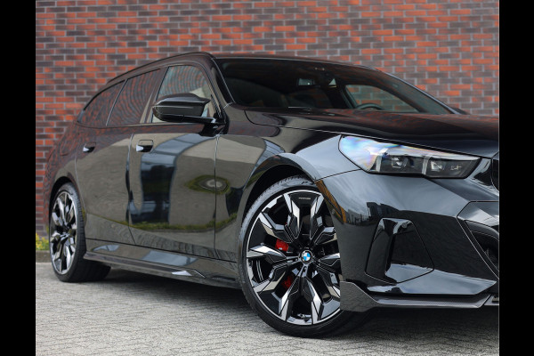 BMW 5 Serie Touring 550e xDrive | M Performance - Pano - Trekhaak