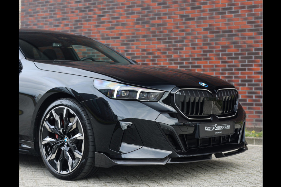 BMW 5 Serie Touring 550e xDrive | M Performance - Pano - Trekhaak