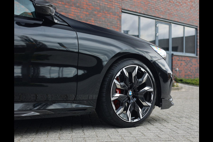 BMW 5 Serie Touring 550e xDrive | M Performance - Pano - Trekhaak