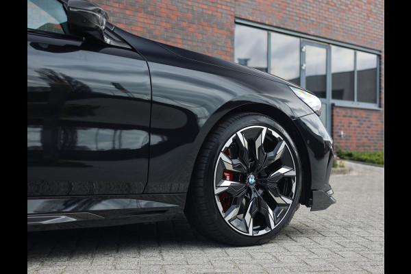 BMW 5 Serie Touring 550e xDrive | M Performance - Pano - Trekhaak
