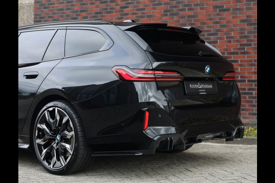 BMW 5 Serie Touring 550e xDrive | M Performance - Pano - Trekhaak
