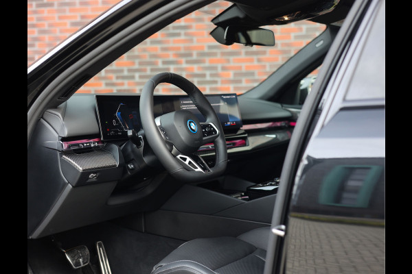 BMW 5 Serie Touring 550e xDrive | M Performance - Pano - Trekhaak