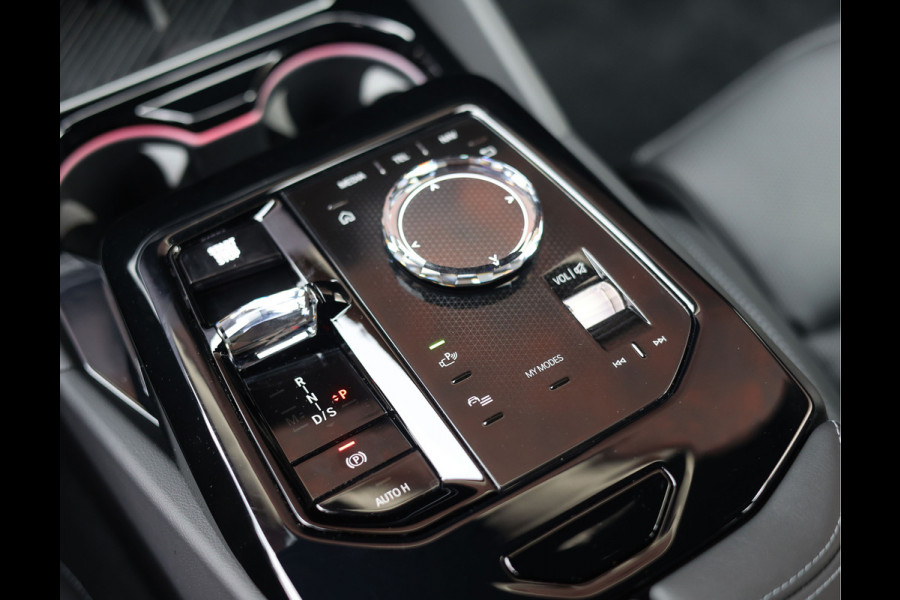 BMW 5 Serie Touring 550e xDrive | M Performance - Pano - Trekhaak