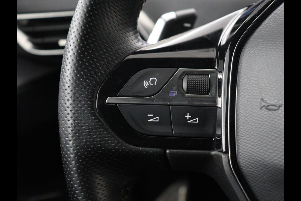 Peugeot 3008 1.6 HYbrid 225 GT Line | Stoelverwarming | Adaptive cruise | Alcantara | Camera | Carplay | 19'' | Dodehoek detectie | Navigatie | Full LED | Parkeerhulp | Climate control | PHEV | Plug In