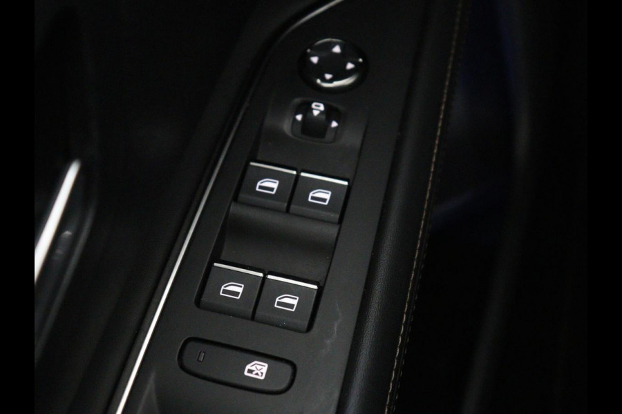 Peugeot 3008 1.6 HYbrid 225 GT Line | Stoelverwarming | Adaptive cruise | Alcantara | Camera | Carplay | 19'' | Dodehoek detectie | Navigatie | Full LED | Parkeerhulp | Climate control | PHEV | Plug In