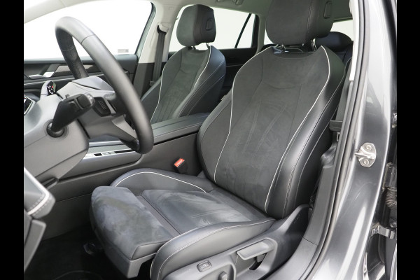 Volkswagen Passat Variant 1.5 eHybrid 204PK | Leder/Alcantara | Massage | Trekhaak | HUD | Camera | Adaptive Cruise | Sfeerlicht | Carplay