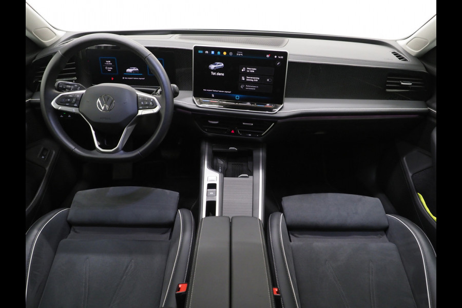 Volkswagen Passat Variant 1.5 eHybrid 204PK | Leder/Alcantara | Massage | Trekhaak | HUD | Camera | Adaptive Cruise | Sfeerlicht | Carplay