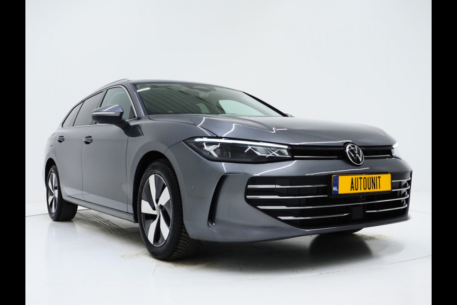 Volkswagen Passat Variant 1.5 eHybrid 204PK | Leder/Alcantara | Massage | Trekhaak | HUD | Camera | Adaptive Cruise | Sfeerlicht | Carplay