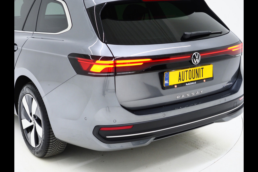 Volkswagen Passat Variant 1.5 eHybrid 204PK | Leder/Alcantara | Massage | Trekhaak | HUD | Camera | Adaptive Cruise | Sfeerlicht | Carplay