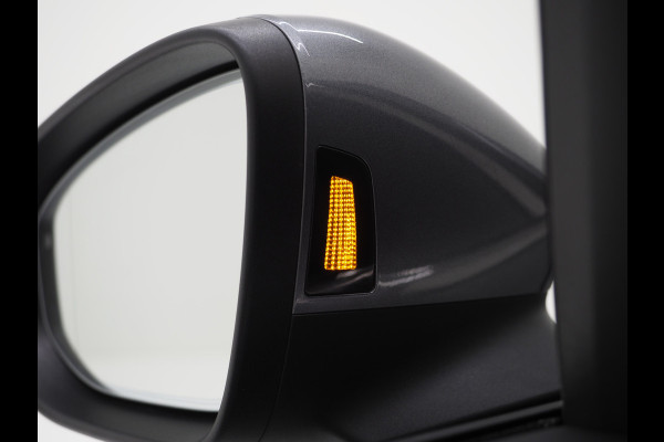 Volkswagen Passat Variant 1.5 eHybrid 204PK | Leder/Alcantara | Massage | Trekhaak | HUD | Camera | Adaptive Cruise | Sfeerlicht | Carplay