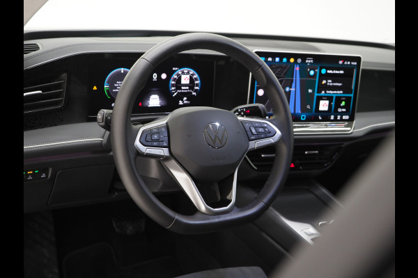 Volkswagen Passat Variant 1.5 eHybrid 204PK | Leder/Alcantara | Massage | Trekhaak | HUD | Camera | Adaptive Cruise | Sfeerlicht | Carplay