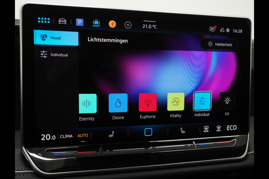 Volkswagen Passat Variant 1.5 eHybrid 204PK | Leder/Alcantara | Massage | Trekhaak | HUD | Camera | Adaptive Cruise | Sfeerlicht | Carplay