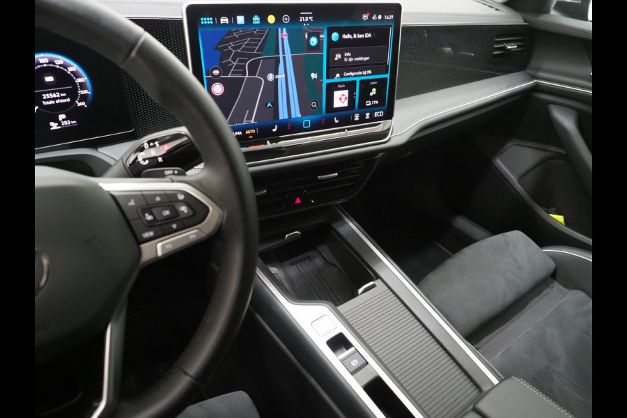 Volkswagen Passat Variant 1.5 eHybrid 204PK | Leder/Alcantara | Massage | Trekhaak | HUD | Camera | Adaptive Cruise | Sfeerlicht | Carplay