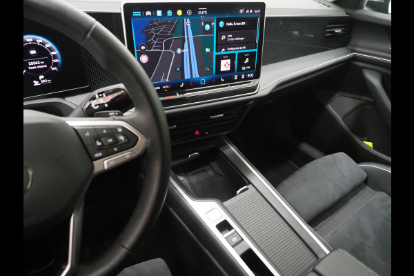 Volkswagen Passat Variant 1.5 eHybrid 204PK | Leder/Alcantara | Massage | Trekhaak | HUD | Camera | Adaptive Cruise | Sfeerlicht | Carplay