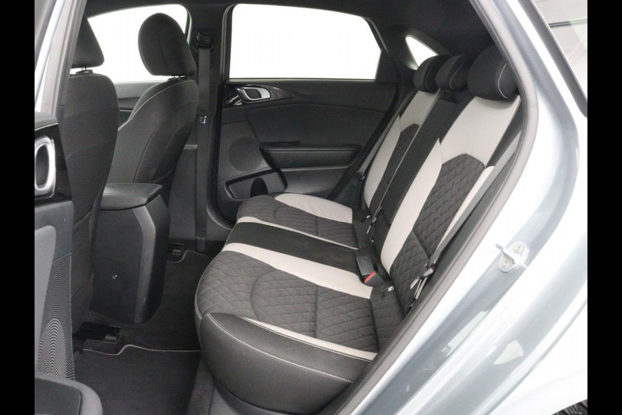 Kia Ceed 1.0 T-GDi GT-Line Edition | Carplay | Camera | Navigatie | Climate control | Parkeerhulp | Cruise control | Bluetooth | 17'' | DAB