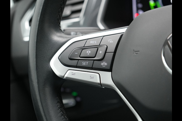 Volkswagen Tiguan 1.4 TSI eHybrid Elegance PHEV 245pk | Panodak | Camera | IQ Light | Adaptive Cruise | Alcantara Sportstoelen Verwarmd | Apple Carplay | Sfeerverlichting | Stuur Verwarmd | Navigatie | Virtual | DAB | Plug In Hybrid