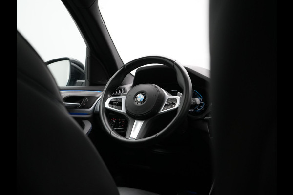 BMW X3 xDrive30e M Sport PHEV 293pk Dealer O.H. | Panodak | Head Up | Camera | Lederen Sportstoelen Verwarmd | Sfeerverlichting | Keyless | Blis | Virtual | Navigatie | DAB | Plug In Hybrid