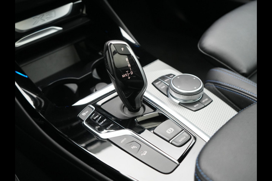 BMW X3 xDrive30e M Sport PHEV 293pk Dealer O.H. | Panodak | Head Up | Camera | Lederen Sportstoelen Verwarmd | Sfeerverlichting | Keyless | Blis | Virtual | Navigatie | DAB | Plug In Hybrid