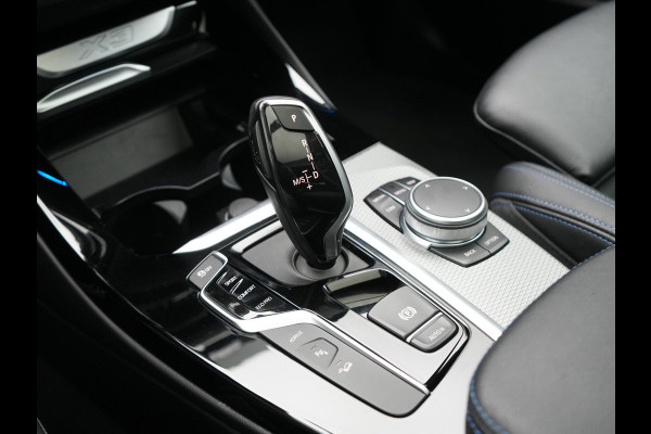 BMW X3 xDrive30e M Sport PHEV 293pk Dealer O.H. | Panodak | Head Up | Camera | Lederen Sportstoelen Verwarmd | Sfeerverlichting | Keyless | Blis | Virtual | Navigatie | DAB | Plug In Hybrid