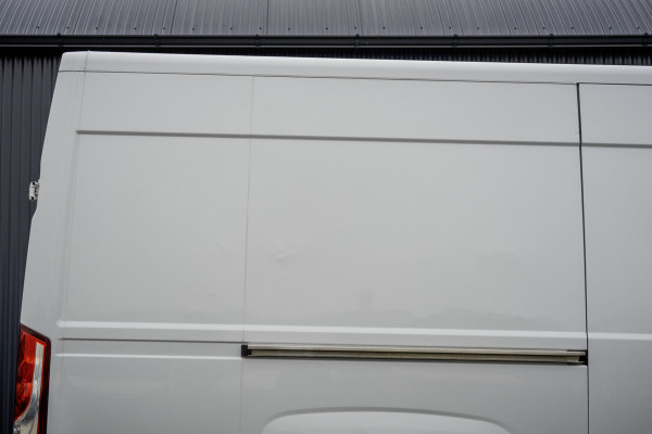 Iveco Daily **35S14V 2.3 L2H2 | Automaat | Euro 6 | Cruise | Climate | 3500 KG Trekgewicht | Trekhaak**