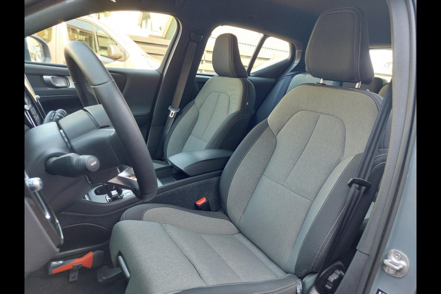 Volvo XC40 1.5 T4 Plug-in hybrid Core Bright | WinterPack | Camera | NAP