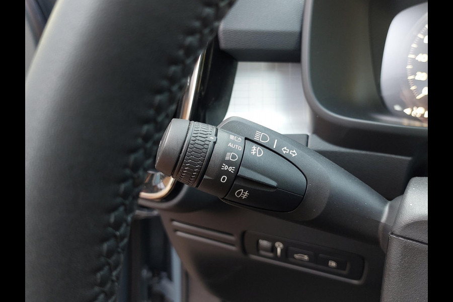 Volvo XC40 1.5 T4 Plug-in hybrid Core Bright | WinterPack | Camera | NAP