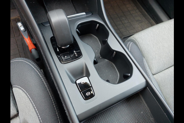 Volvo XC40 1.5 T4 Plug-in hybrid Core Bright | WinterPack | Camera | NAP