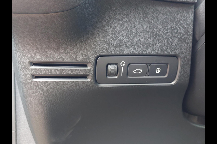 Volvo XC40 1.5 T4 Plug-in hybrid Core Bright | WinterPack | Camera | NAP