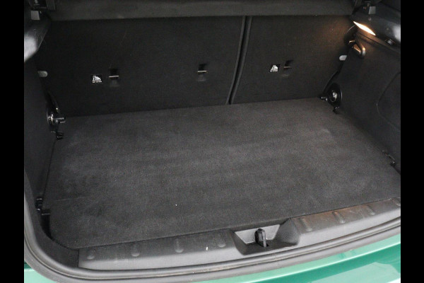 MINI Cooper 1.5 Business Edition | Harman/Kardon | Carplay | Verwarmde voorruit | Navigatie | Full LED | Half leder | Parkeerhulp | Climate control | Cruise control | Bluetooth | British Racing Green