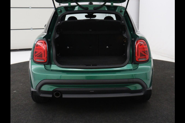 MINI Cooper 1.5 Business Edition | Harman/Kardon | Carplay | Verwarmde voorruit | Navigatie | Full LED | Half leder | Parkeerhulp | Climate control | Cruise control | Bluetooth | British Racing Green
