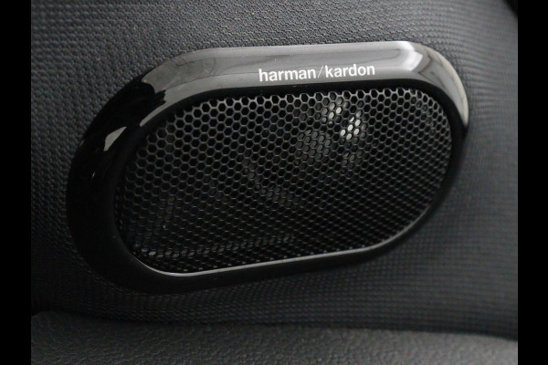 MINI Cooper 1.5 Business Edition | Harman/Kardon | Carplay | Verwarmde voorruit | Navigatie | Full LED | Half leder | Parkeerhulp | Climate control | Cruise control | Bluetooth | British Racing Green