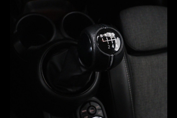 MINI Cooper 1.5 Business Edition | Harman/Kardon | Carplay | Verwarmde voorruit | Navigatie | Full LED | Half leder | Parkeerhulp | Climate control | Cruise control | Bluetooth | British Racing Green