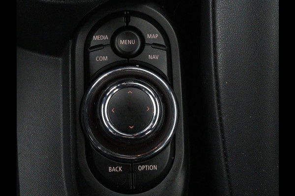 MINI Cooper 1.5 Business Edition | Harman/Kardon | Carplay | Verwarmde voorruit | Navigatie | Full LED | Half leder | Parkeerhulp | Climate control | Cruise control | Bluetooth | British Racing Green