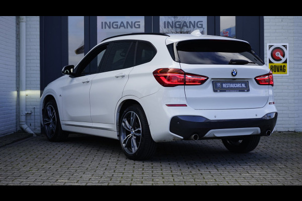 BMW X1 SDrive20i M Sport Shadowline CAMERA-CLIMA-CRUISE-FULL LED-HEADUP-LEDER-NAVIGATIE-PANORAMA-STOELVERWARMING-TREKHAAK
