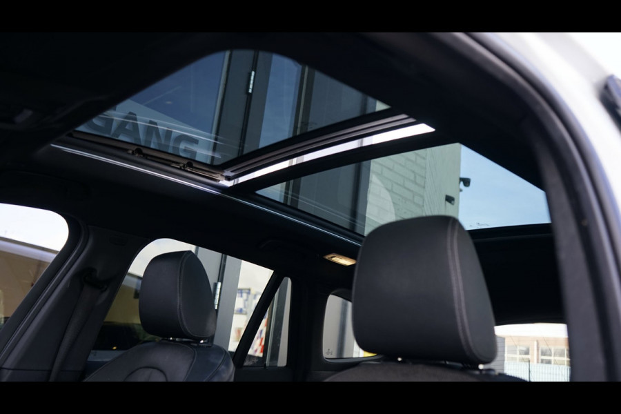 BMW X1 SDrive20i M Sport Shadowline CAMERA-CLIMA-CRUISE-FULL LED-HEADUP-LEDER-NAVIGATIE-PANORAMA-STOELVERWARMING-TREKHAAK