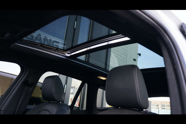 BMW X1 SDrive20i M Sport Shadowline CAMERA-CLIMA-CRUISE-FULL LED-HEADUP-LEDER-NAVIGATIE-PANORAMA-STOELVERWARMING-TREKHAAK