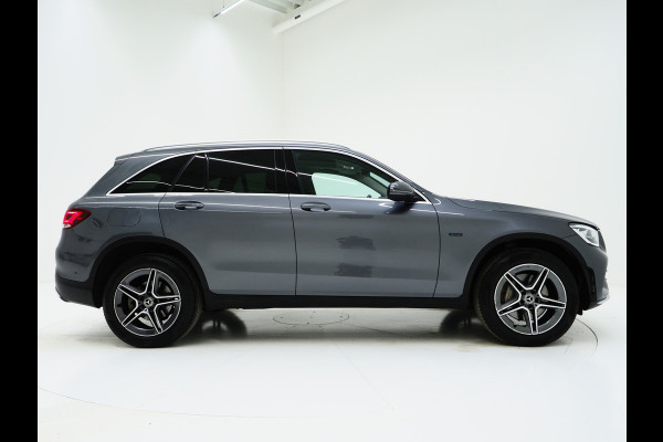 Mercedes-Benz GLC 300e 4MATIC AMG | Panoramadak | 360 | Leder | Virtual | Stoelverwarming | Dodehoek | LED