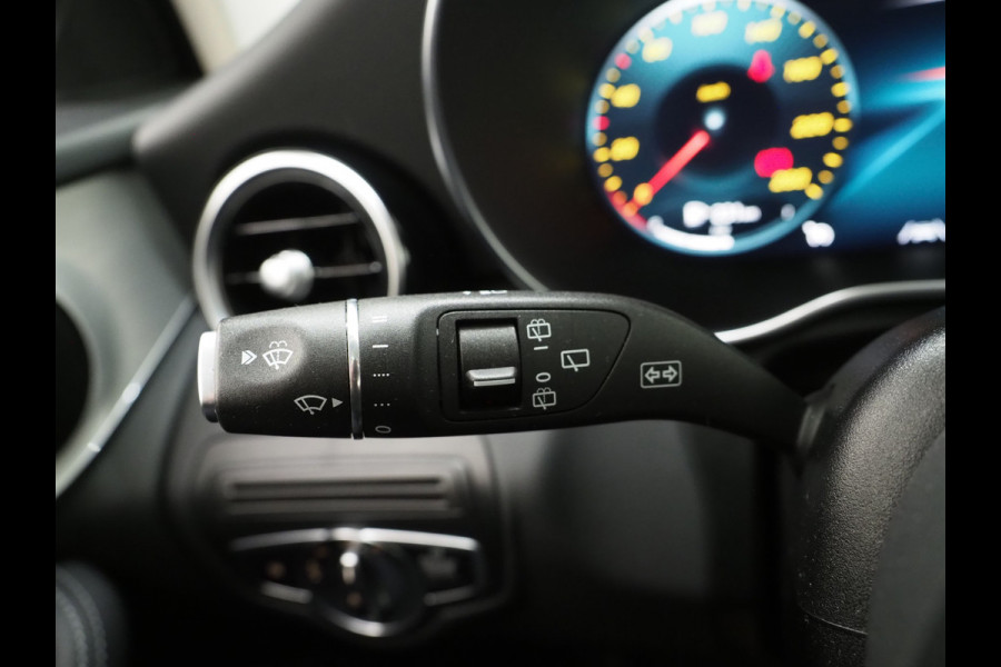 Mercedes-Benz GLC 300e 4MATIC AMG | Panoramadak | 360 | Leder | Virtual | Stoelverwarming | Dodehoek | LED