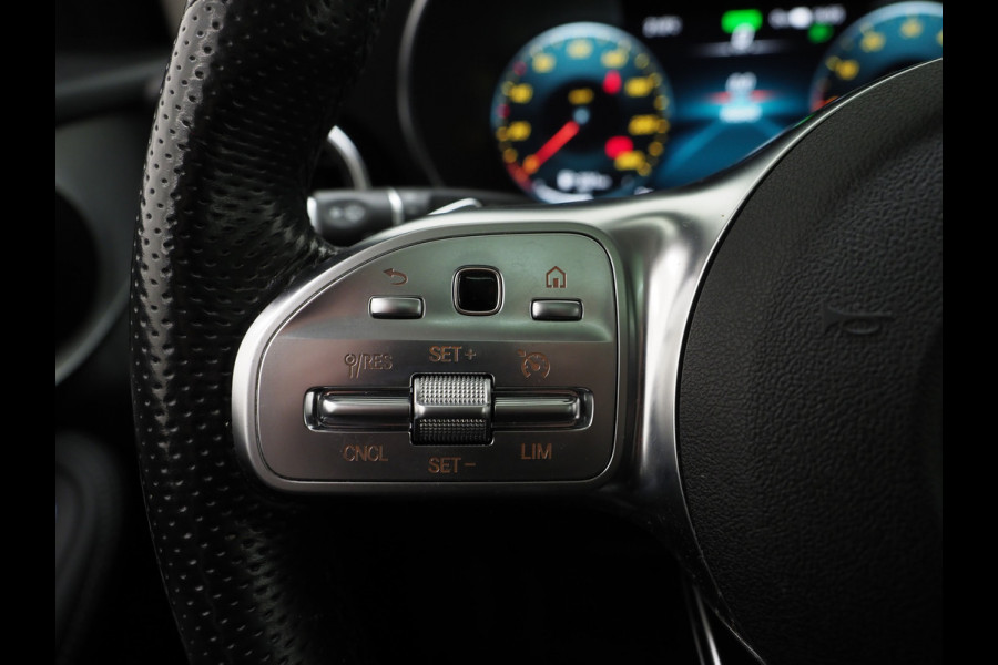 Mercedes-Benz GLC 300e 4MATIC AMG | Panoramadak | 360 | Leder | Virtual | Stoelverwarming | Dodehoek | LED