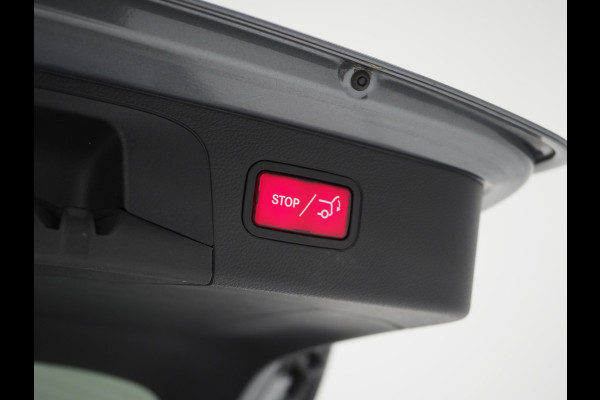 Mercedes-Benz GLC 300e 4MATIC AMG | Panoramadak | 360 | Leder | Virtual | Stoelverwarming | Dodehoek | LED