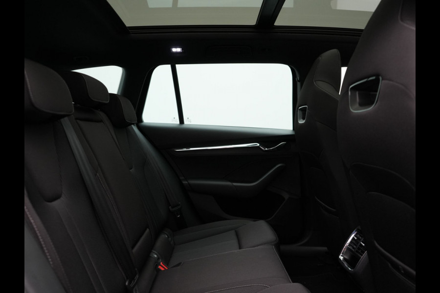 Škoda Octavia Combi 1.4 TSI iV Sportline Business Edition Plus PHEV 204pk Dealer O.H. | Panodak | Adaptive Cruise | Head Up | Camera | Canton Audio | RS Sportstoelen Memory & Verwarmd | Sfeerverlichting | Apple Carplay | Keyless | Blis | Virtual | Navigatie | DAB | Plug In Hyb