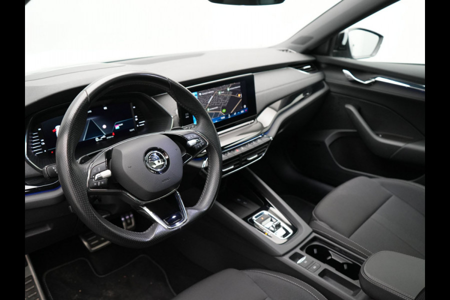 Škoda Octavia Combi 1.4 TSI iV Sportline Business Edition Plus PHEV 204pk Dealer O.H. | Panodak | Adaptive Cruise | Head Up | Camera | Canton Audio | RS Sportstoelen Memory & Verwarmd | Sfeerverlichting | Apple Carplay | Keyless | Blis | Virtual | Navigatie | DAB | Plug In Hyb