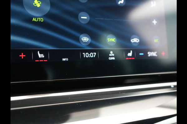 Škoda Octavia Combi 1.4 TSI iV Sportline Business Edition Plus PHEV 204pk Dealer O.H. | Panodak | Adaptive Cruise | Head Up | Camera | Canton Audio | RS Sportstoelen Memory & Verwarmd | Sfeerverlichting | Apple Carplay | Keyless | Blis | Virtual | Navigatie | DAB | Plug In Hyb