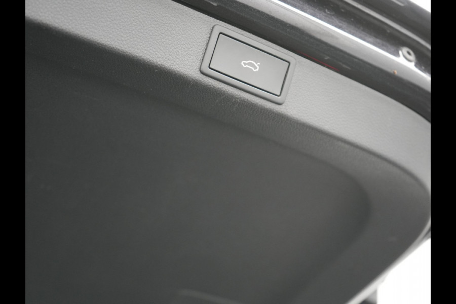 Škoda Octavia Combi 1.4 TSI iV Sportline Business Edition Plus PHEV 204pk Dealer O.H. | Panodak | Adaptive Cruise | Head Up | Camera | Canton Audio | RS Sportstoelen Memory & Verwarmd | Sfeerverlichting | Apple Carplay | Keyless | Blis | Virtual | Navigatie | DAB | Plug In Hyb