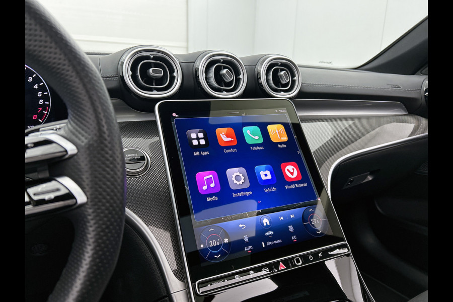 Mercedes-Benz C-Klasse 300 e Business Solution AMG AMG Line | Panorama Schuif-Kanteldak | Distronic | Lederen bekleding | Alarm | Parkeerpakket met 360°-camera | 20 Inch AMG Velgen. Inclusief 24 maanden Mercedes-Benz Certified garantie voor Europa.