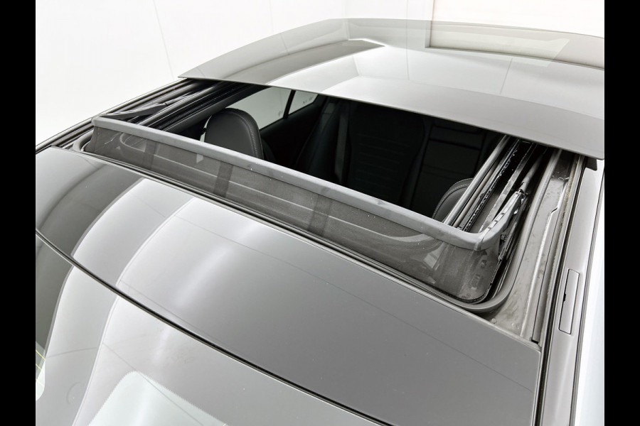 Mercedes-Benz C-Klasse 300 e Business Solution AMG AMG Line | Panorama Schuif-Kanteldak | Distronic | Lederen bekleding | Alarm | Parkeerpakket met 360°-camera | 20 Inch AMG Velgen. Inclusief 24 maanden Mercedes-Benz Certified garantie voor Europa.