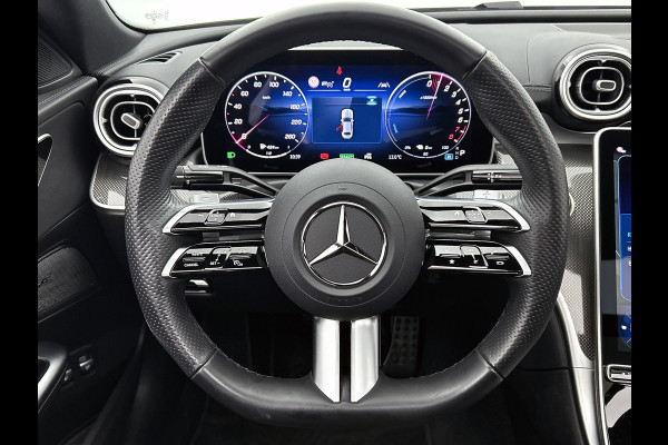 Mercedes-Benz C-Klasse 300 e Business Solution AMG AMG Line | Panorama Schuif-Kanteldak | Distronic | Lederen bekleding | Alarm | Parkeerpakket met 360°-camera | 20 Inch AMG Velgen. Inclusief 24 maanden Mercedes-Benz Certified garantie voor Europa.