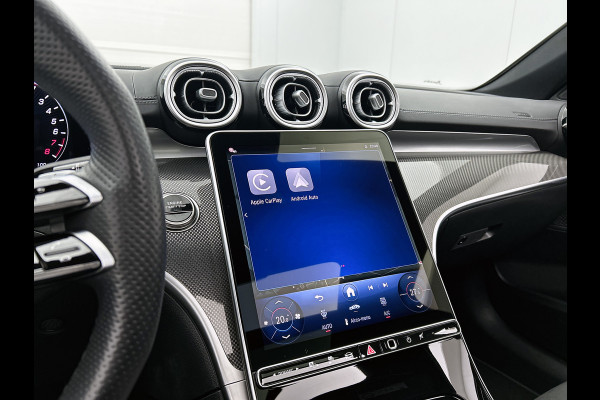 Mercedes-Benz C-Klasse 300 e Business Solution AMG AMG Line | Panorama Schuif-Kanteldak | Distronic | Lederen bekleding | Alarm | Parkeerpakket met 360°-camera | 20 Inch AMG Velgen. Inclusief 24 maanden Mercedes-Benz Certified garantie voor Europa.