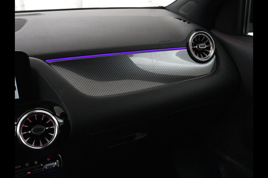 Mercedes-Benz GLA 250e AMG Night | Adaptive cruise | Stoelverwarming | Camera | Half leder | Park Assist | Leder/Alcantara | Widescreen | Sfeerverlichting | Climate control | PHEV | Plug In